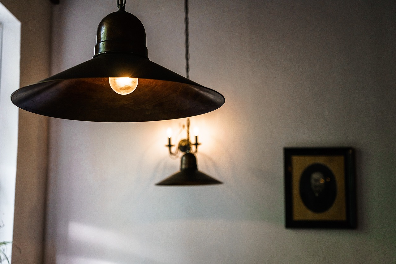 Lampy sufitowe: popularny rodzaj lamp do mieszkań