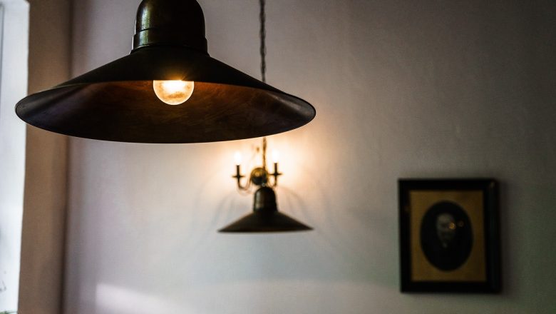 Lampy sufitowe: popularny rodzaj lamp do mieszkań